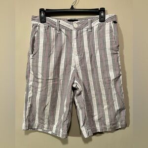 Men’s Vans Y2K plaid shorts size 30 waist in a cotton poly blend.